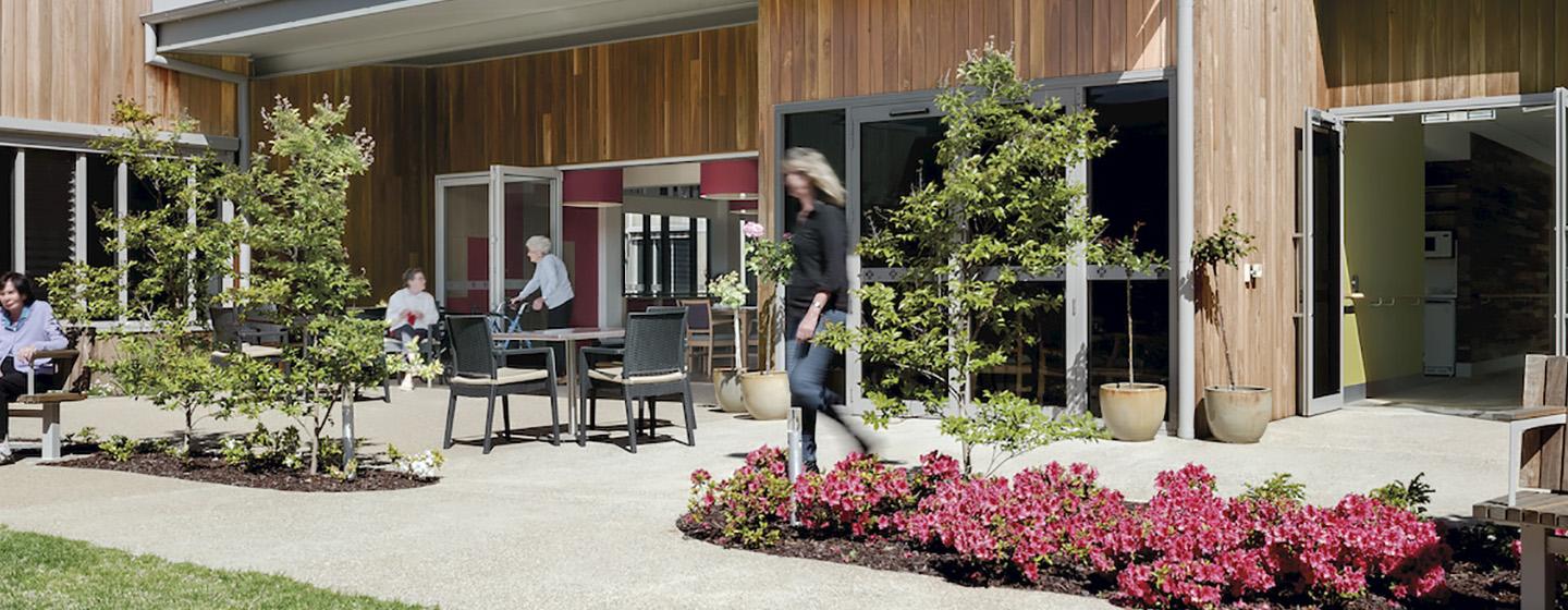 Internal courtyard at Swan Hill District Health. Designed by DWP Suters.